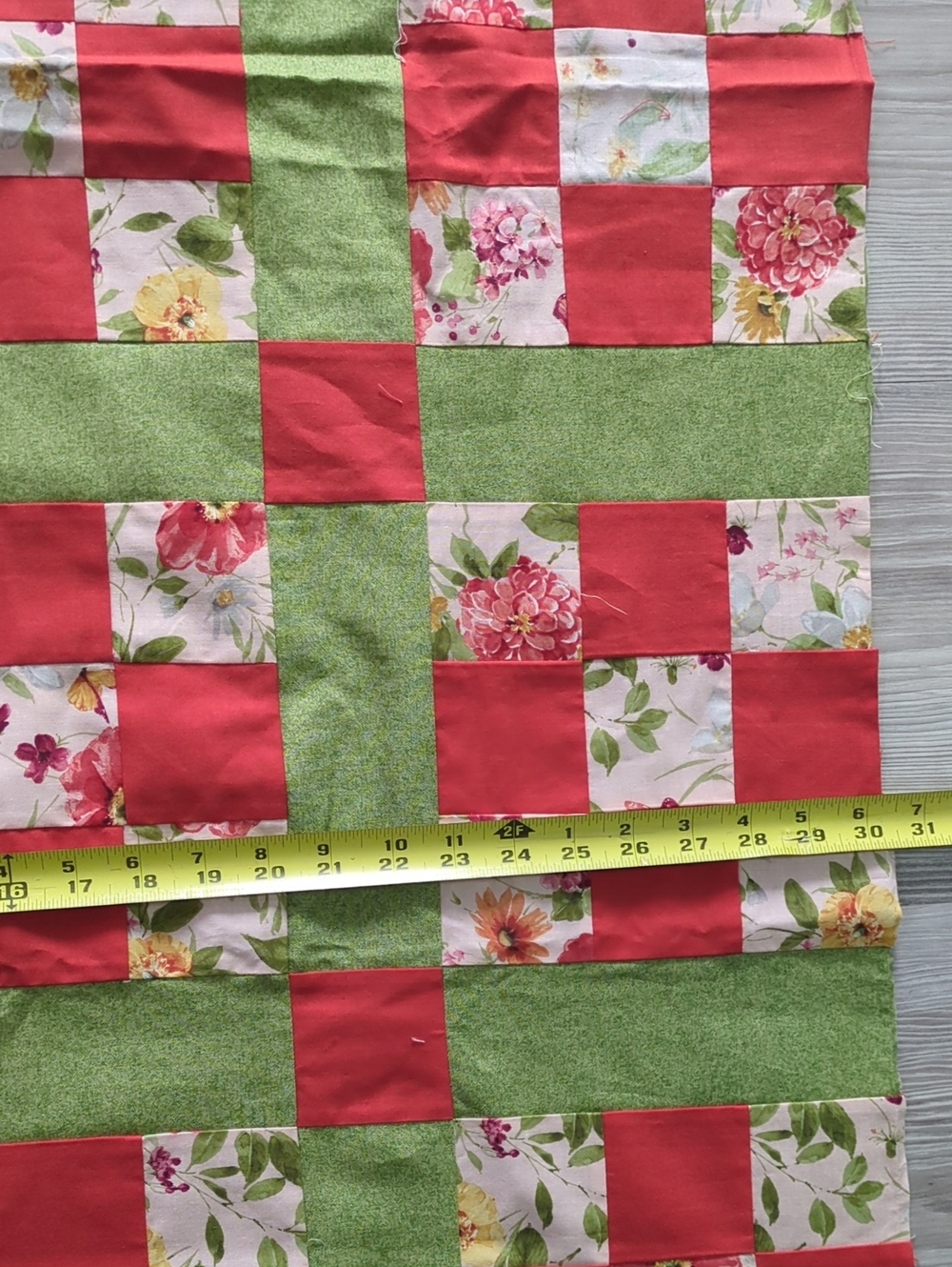 Handmade Unfinished Quilt Top UFO Floral Patchwork Green Red 30.5 x 53 - Picture 7 of 13